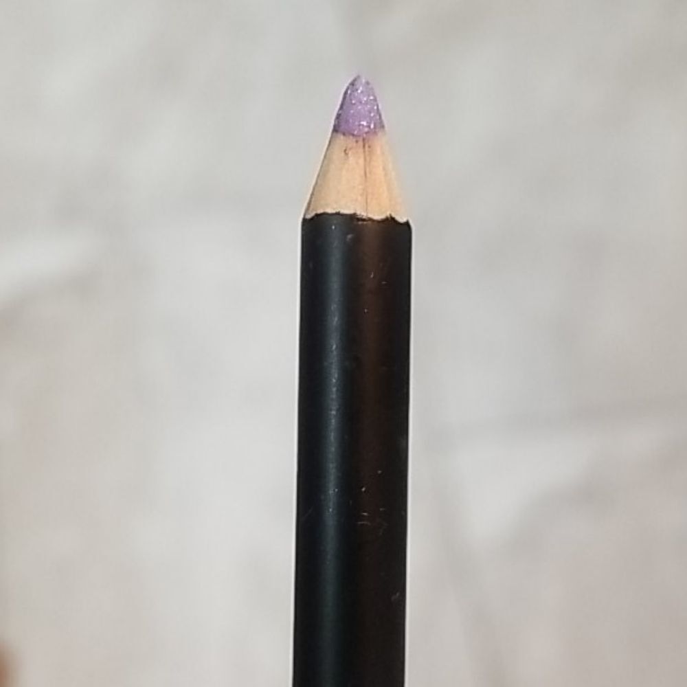 ***MAC LIP Liner*** - Picture 4 of 4